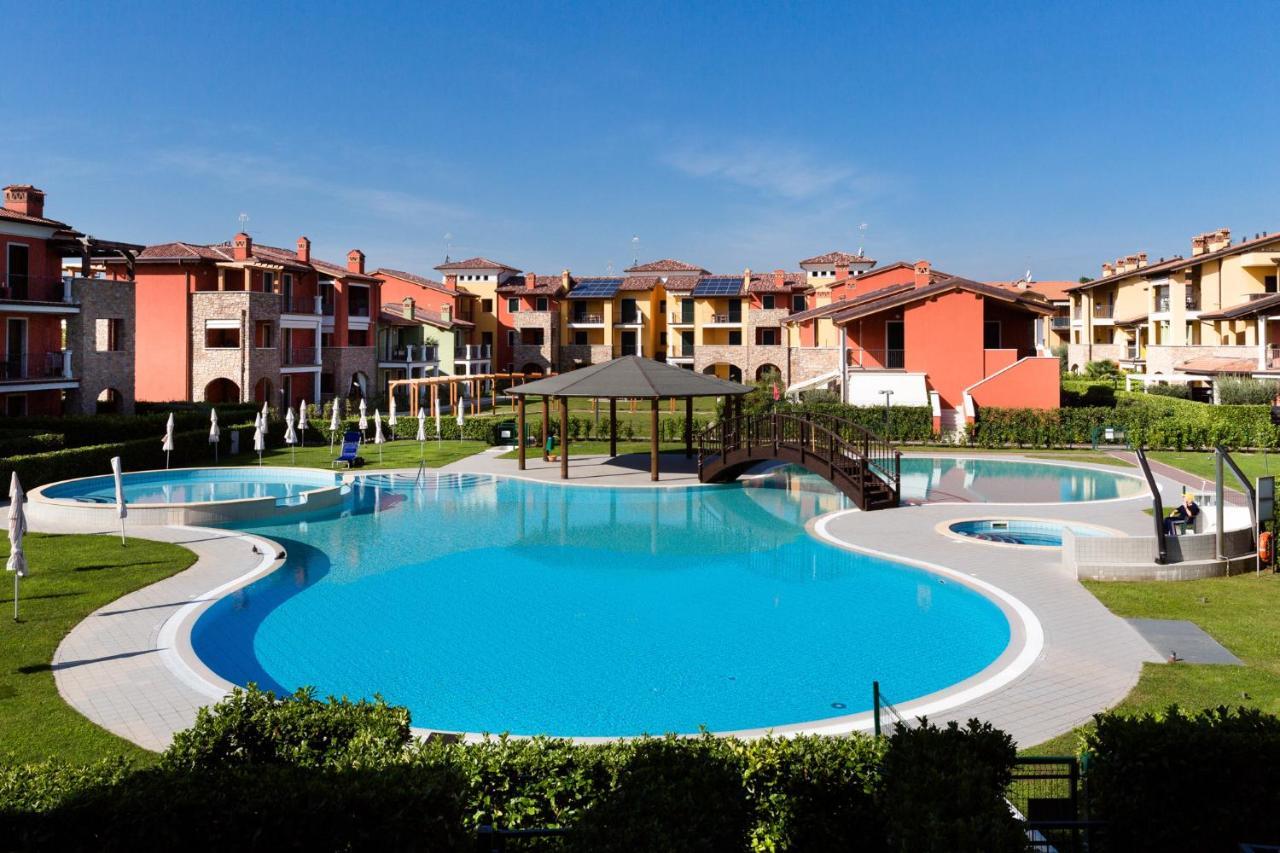 Appartamento Corina Sirmione Exterior foto