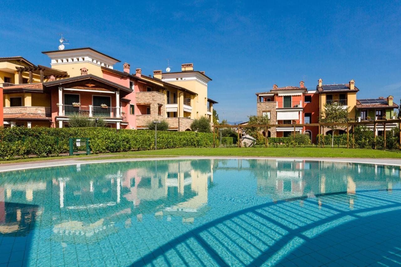 Appartamento Corina Sirmione Exterior foto