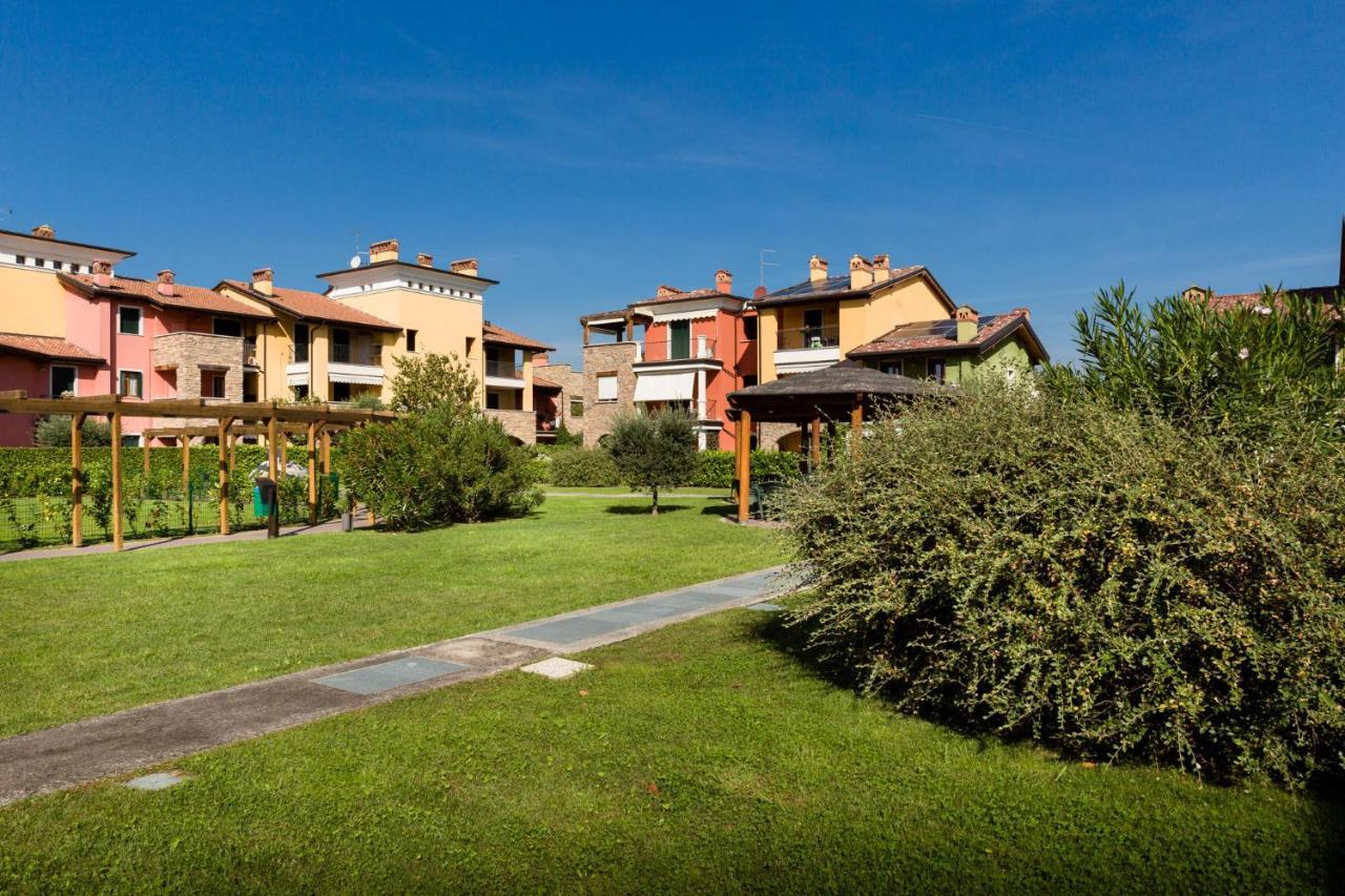Appartamento Corina Sirmione Exterior foto