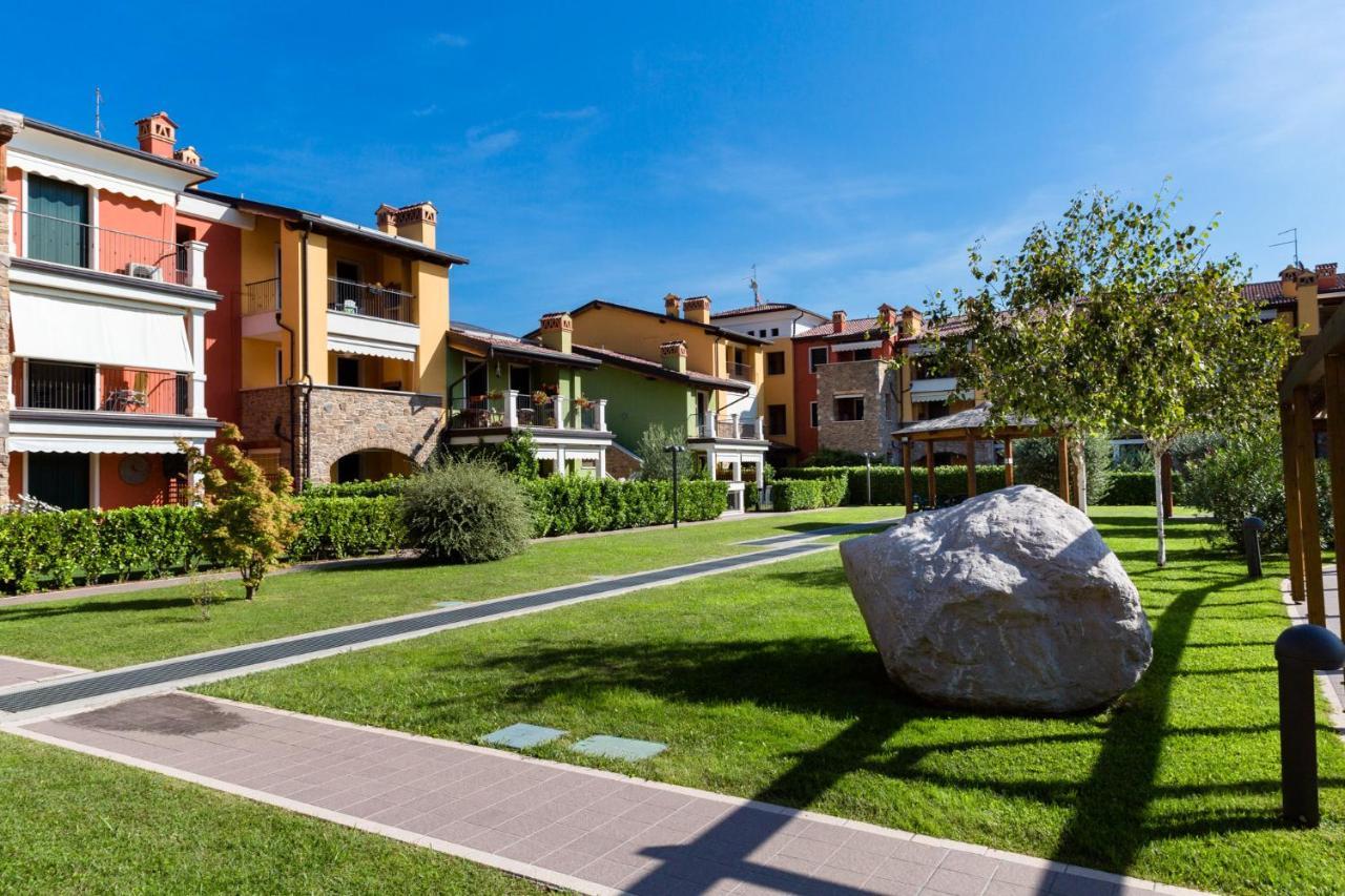 Appartamento Corina Sirmione Exterior foto