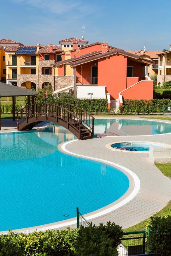 Appartamento Corina Sirmione Exterior foto