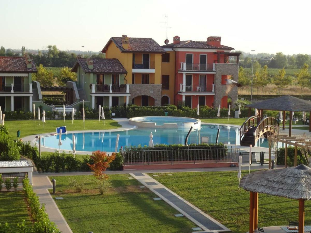 Appartamento Corina Sirmione Exterior foto