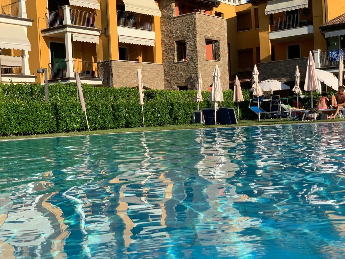 Appartamento Corina Sirmione Exterior foto